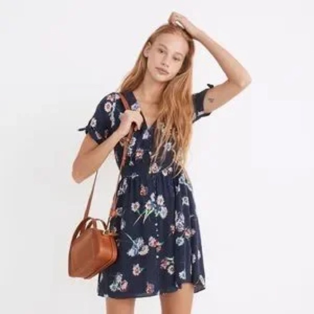 MADEWELL Silk Floral Short Sleeve V-Neck Dress